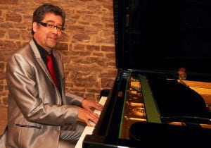 Pianist am Klavier / Flügel, Wernigerode